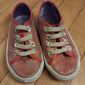 DC  Mc staffing girls shoes